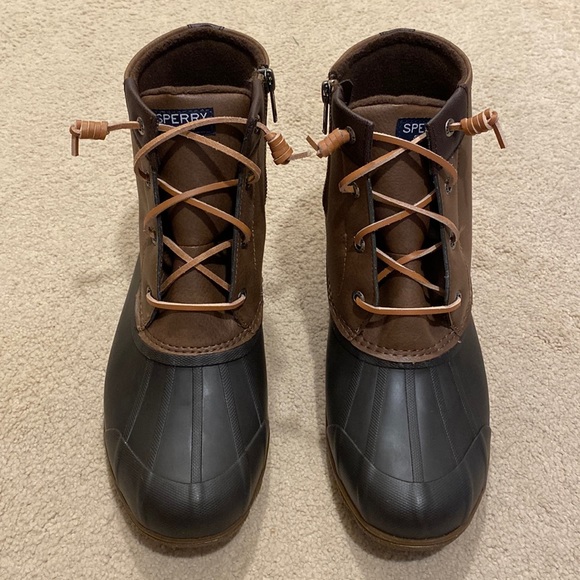 NIB Sperry 9 Brown Duck Boots - Picture 1 of 9